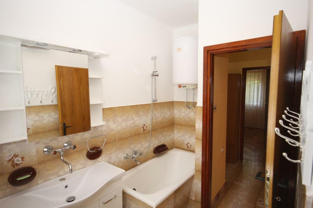 Two Bedroom Apartment, Nice Neighborhood, Free Parking, Wifi بولا المظهر الخارجي الصورة