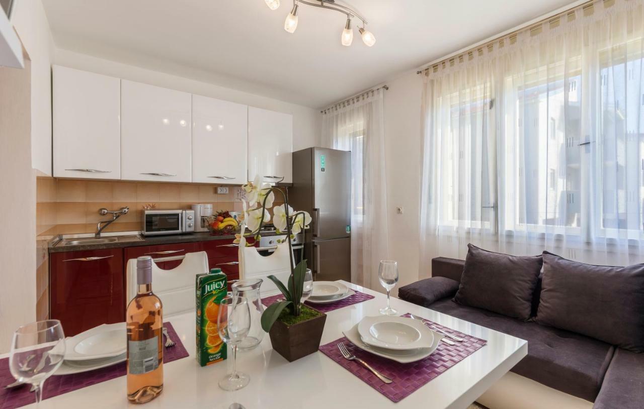 Two Bedroom Apartment, Nice Neighborhood, Free Parking, Wifi بولا المظهر الخارجي الصورة